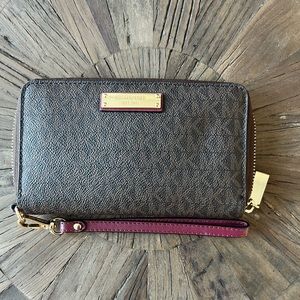 Michael Kors wristlet wallet